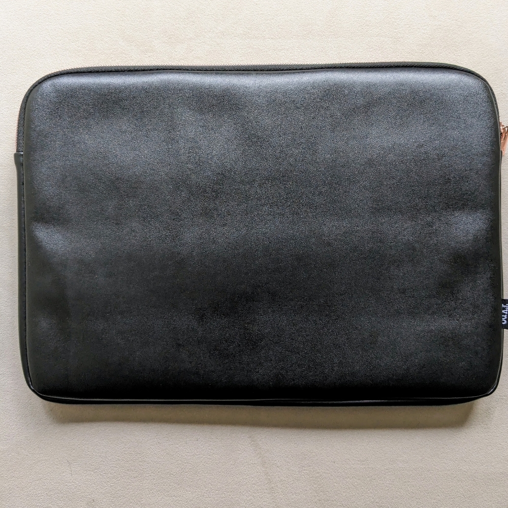 Typo Laptop Sleeve - Black with Rose Gold Hardware - Picture 2 of 6
